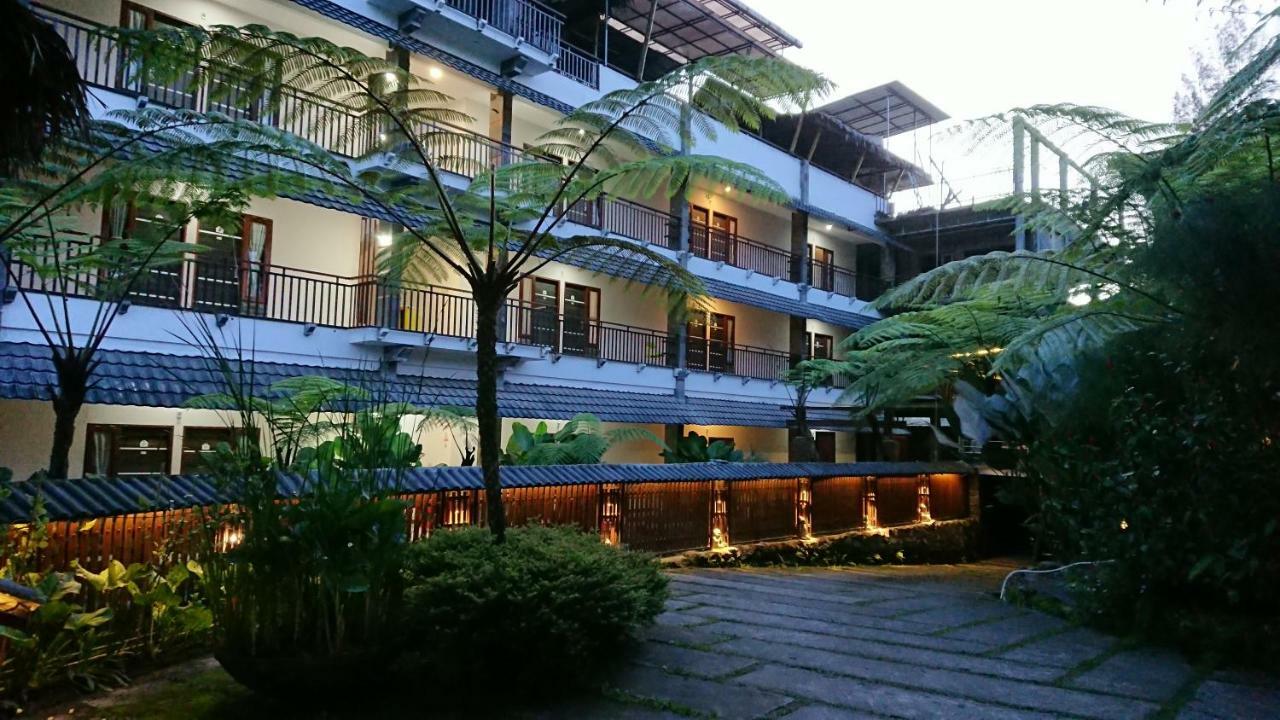 Hotel Kalang Ulu Berastagi Exterior photo